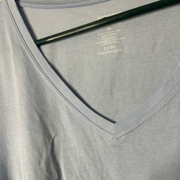 BUNDLE of XL Women’s Essentials Tees - Picture 2 of 13